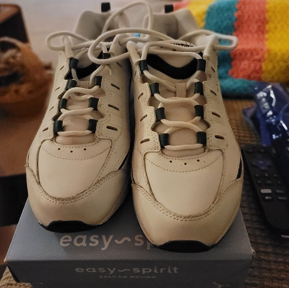 Women's Easy Spirit, Romy Walking Shoe Sz 7.5